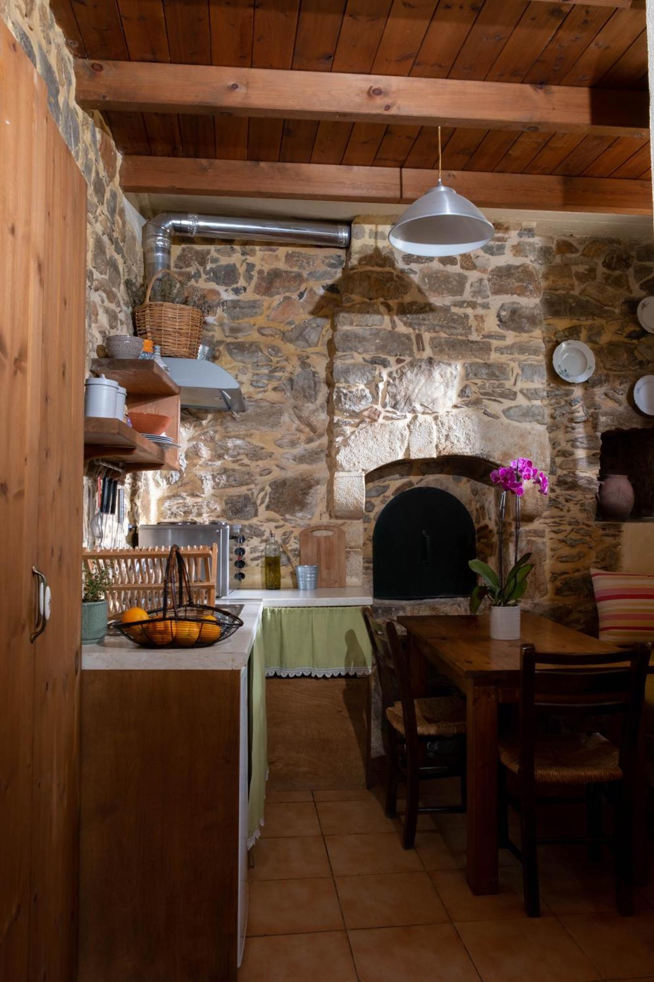 Orgon Farm Traditional Houses Apostoli Exterior photo